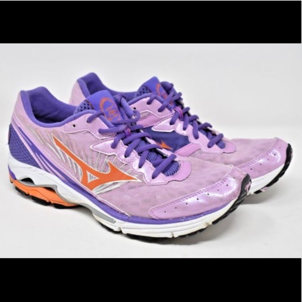 Running shoes